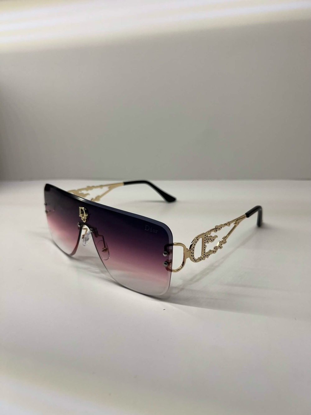 Dior Pink Gradient - Picture 2 of 6